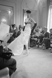 первая женщина во главе дома моды christian dior|Первая женщина во главе Дома Моды Christian Dior : 1TV : .